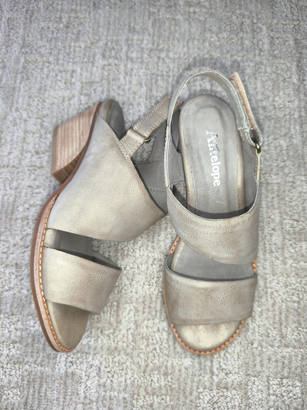 NWOB Antelope Metallic Gold Leather Wedge Sandals Comfort Strappy Slingback Sz37
